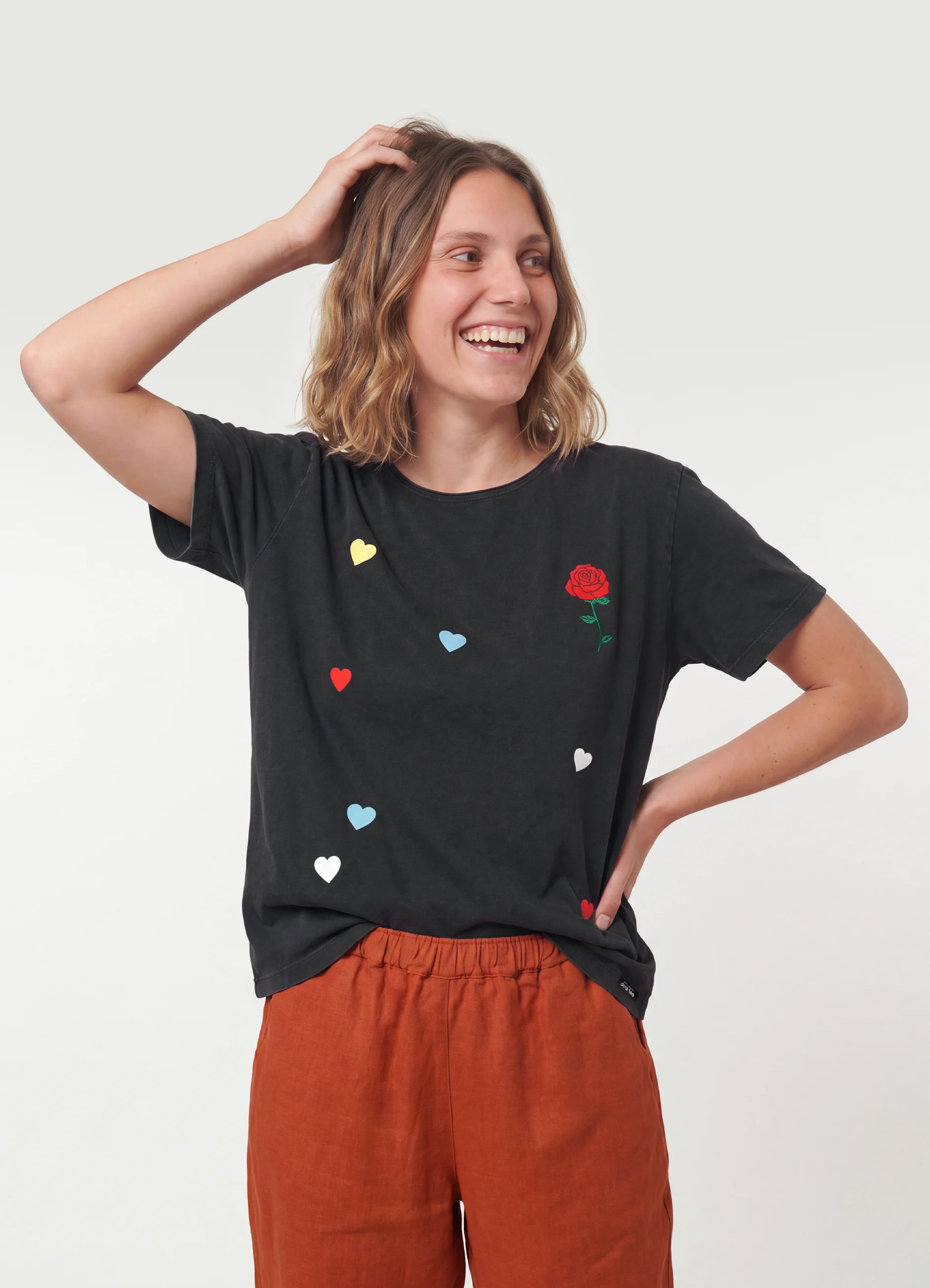 Camiseta mujer Rosa y corazones